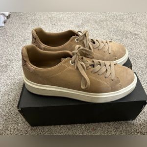 Steve Madden Charlie Leo Snakeskin Platform Sneakers Size 9